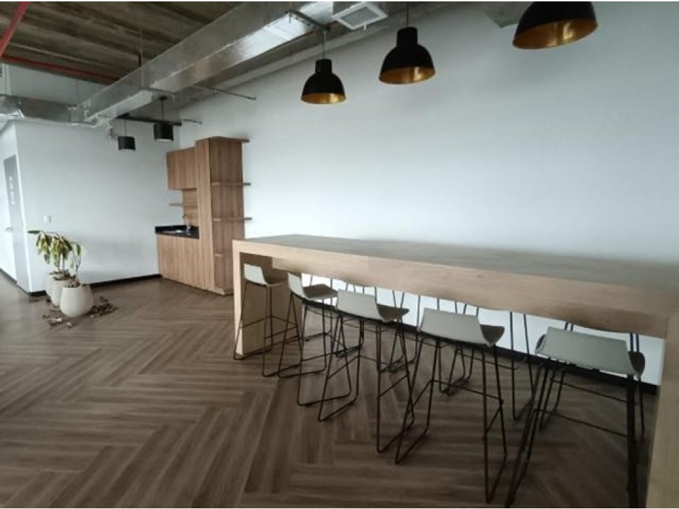 ARRIENDO OFICINA 196.67M2 CON PUESTOS DE TRABAJO, BOGOTA D.C — foto 4