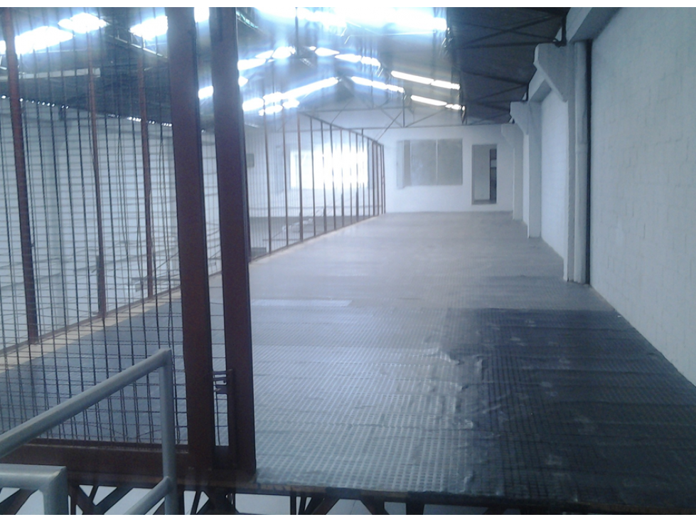 BODEGA 600M2 EN TOBERIN PARA USO COMERCIAL O ALMACENAMIENTO — foto 4