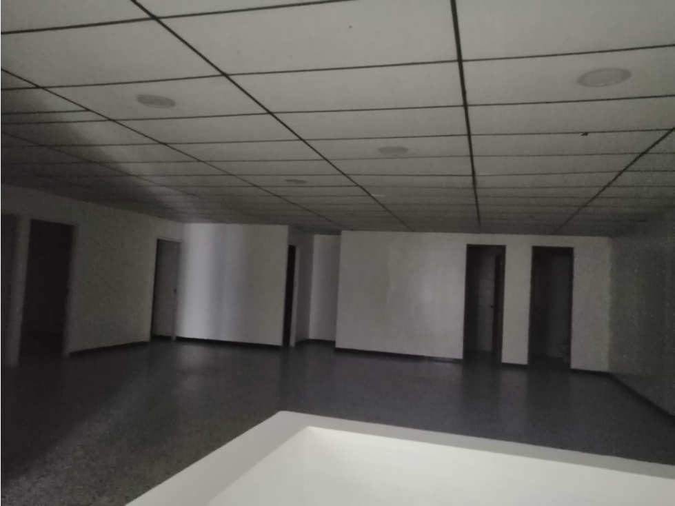 ARRIENDO LOCAL 381 EN FUNZA PARQUE INDUSTRIAL SOBRE CALLE 13 - 4
