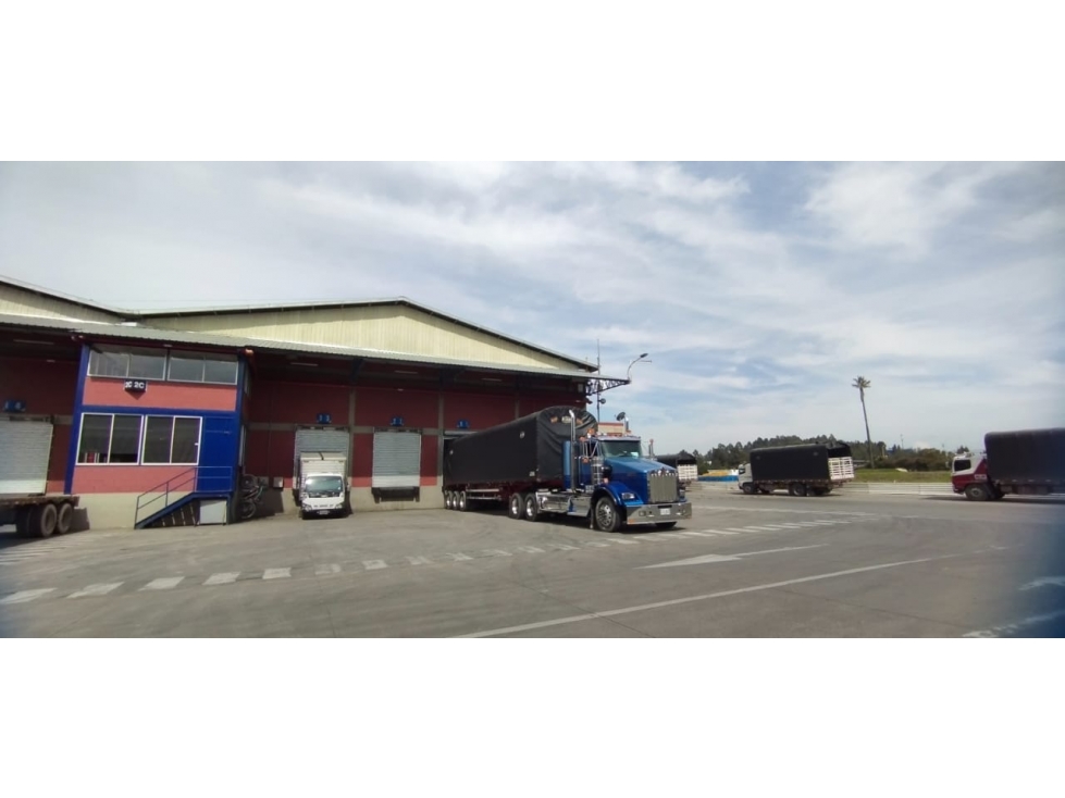 ARRIENDO BODEGA 2.550 M2 MADRID, CUND 5 MUELLES PARQUE INDUSTRIAL - 1