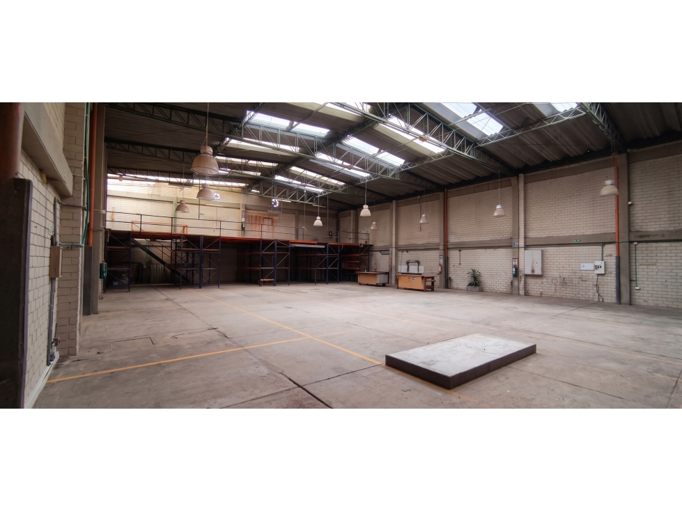 ARRIENDO BODEGA USAQUEN ZONA NORTE BOGOTÁ D.C 100 KVA