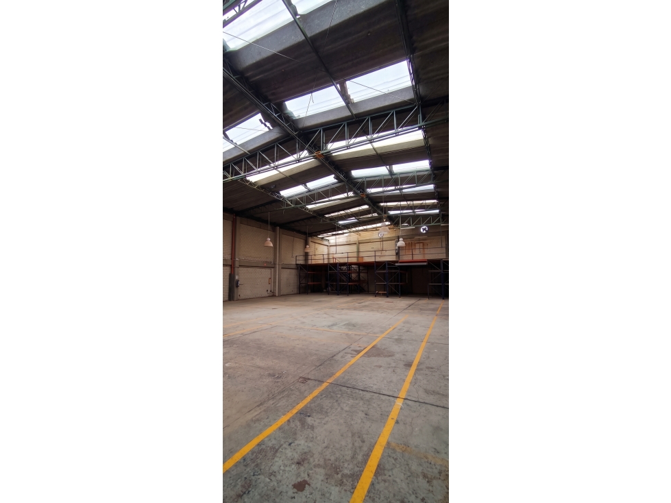 ARRIENDO BODEGA USAQUEN ZONA NORTE BOGOTÁ D.C 100 KVA - 6