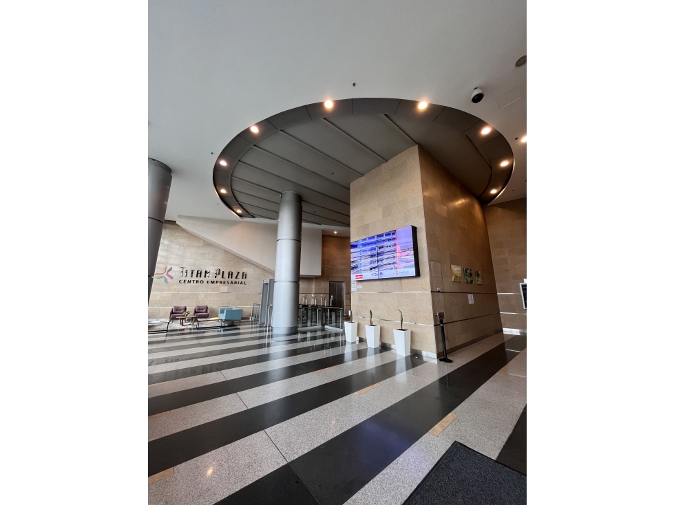 ARRIENDO LOCAL TERRAZA CON AREA 675 M2 CENTRO COMERCIAL BOGOTÁ D.C