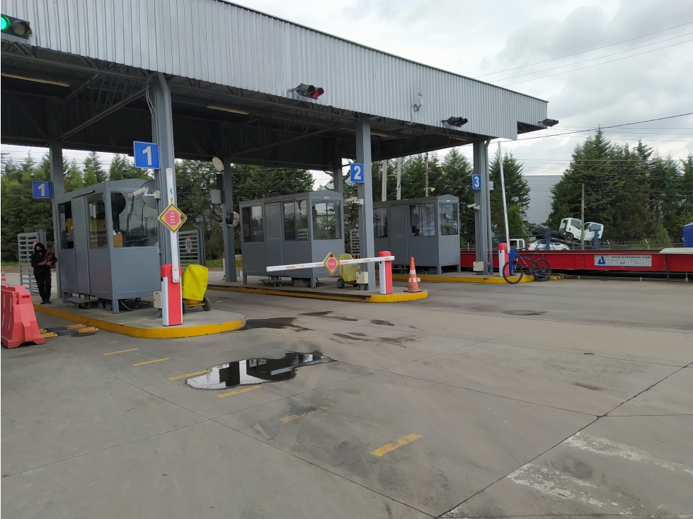ARRIENDO BODEGA 1600 M2 PARQUE INDUSTRIAL VARIANTE, MADRID. CUND. - 5