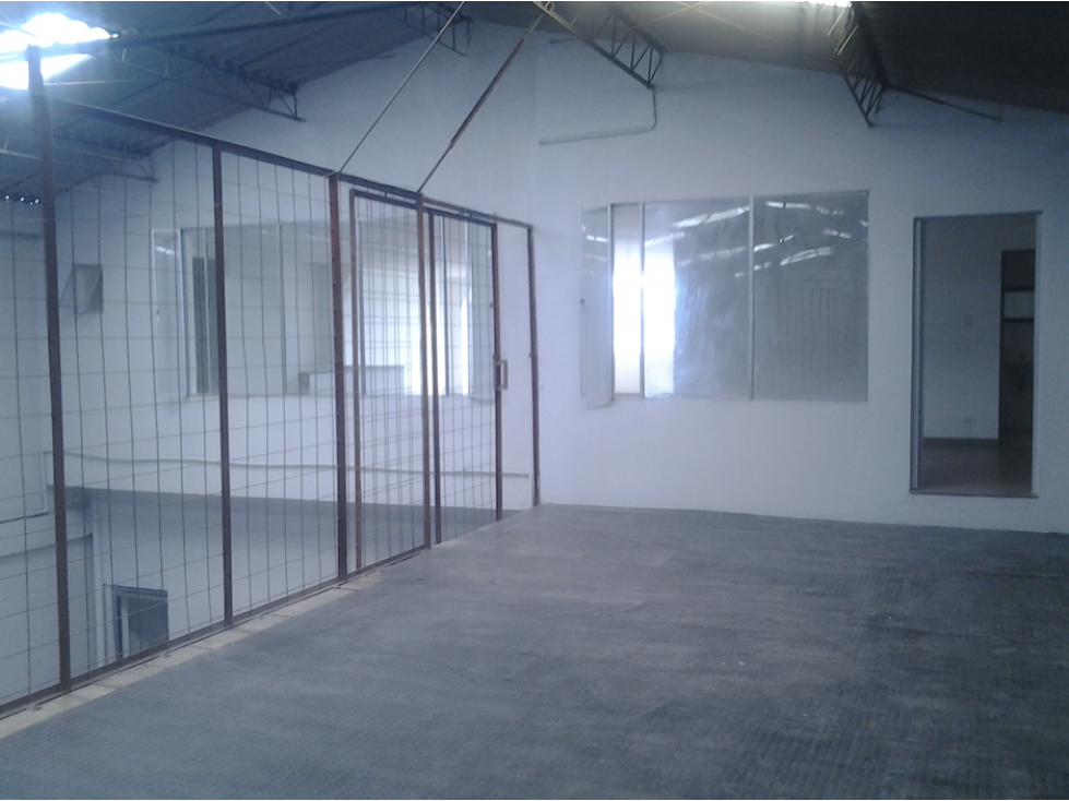 BODEGA 600M2 EN TOBERIN PARA USO COMERCIAL O ALMACENAMIENTO — foto 6