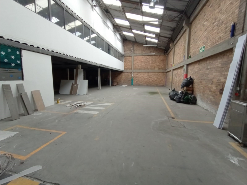 ARRIENDO BODEGA 350 m² MONTEVIDEO