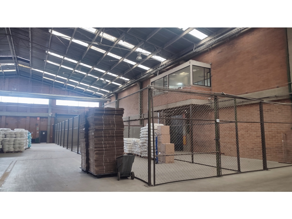 ARRIENDO BODEGA DE 5.000 M² EN ZONA INDUSTRIAL DE MONTEVIDEO — foto 6