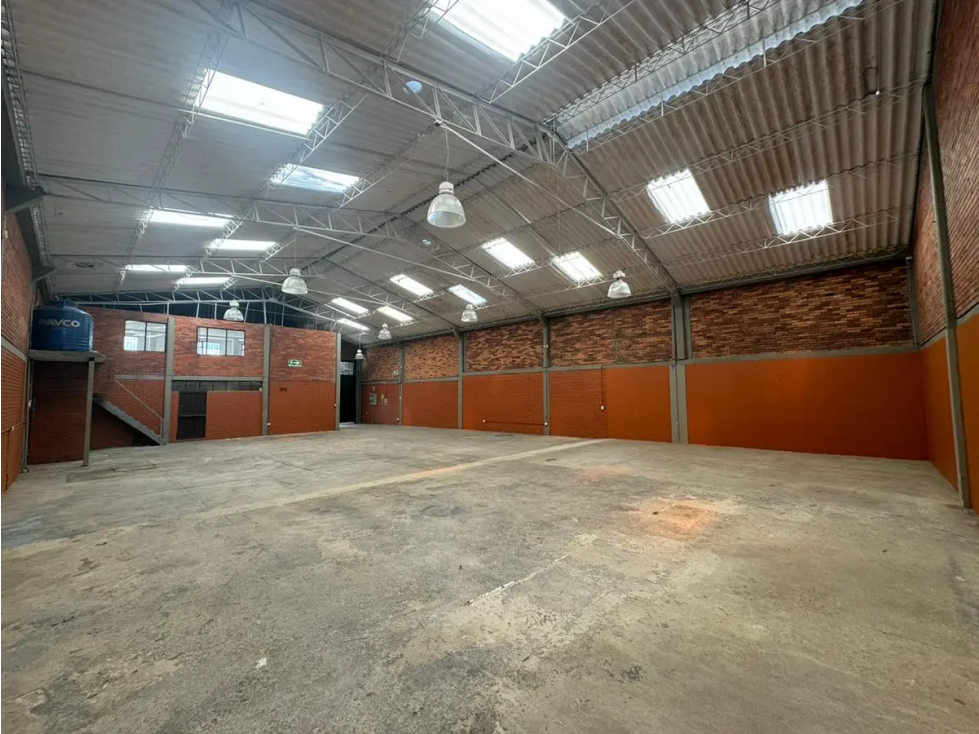 ARRIENDO BODEGA DE 440 m² PUENTE ARANADA — foto 6