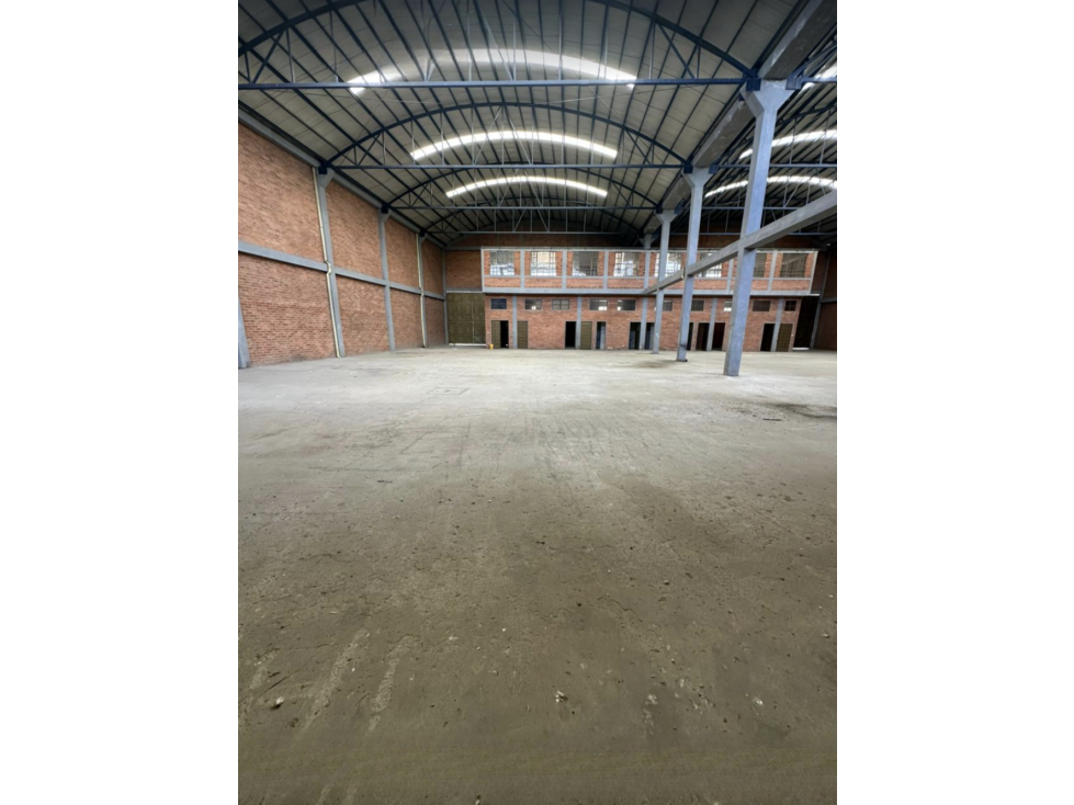BODEGA INDUSTRIAL ÁREA 1.400 m² EN FUNZA - 3
