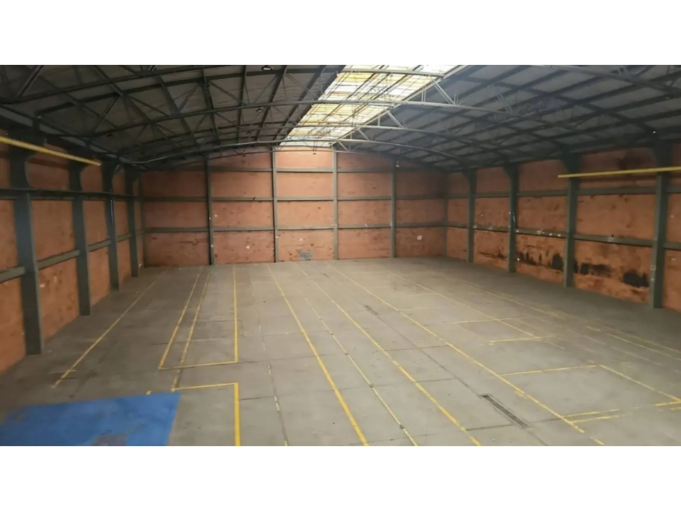 BODEGA DE 1.704 M² EN ZONA INDUSTRIAL DE FONTIBÓN