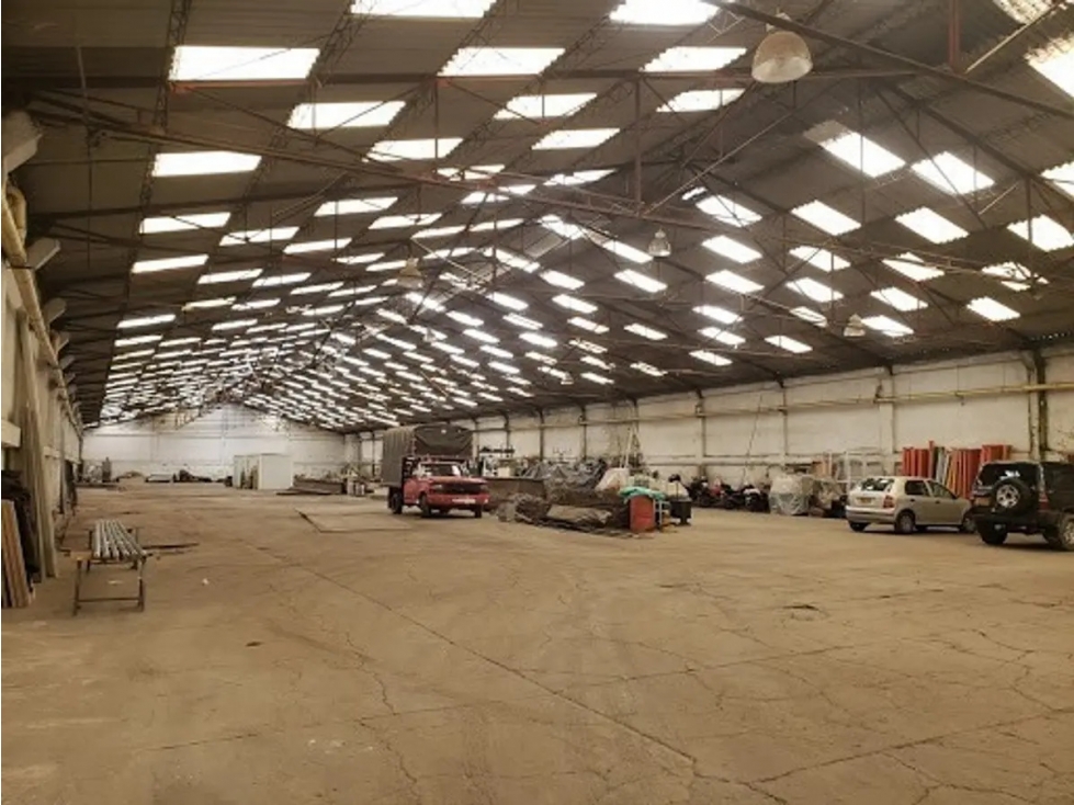 BODEGA DE 3.350 M² CASTILLA, ZONA INDUSTRIAL LOCALIDAD DE KENNEDY