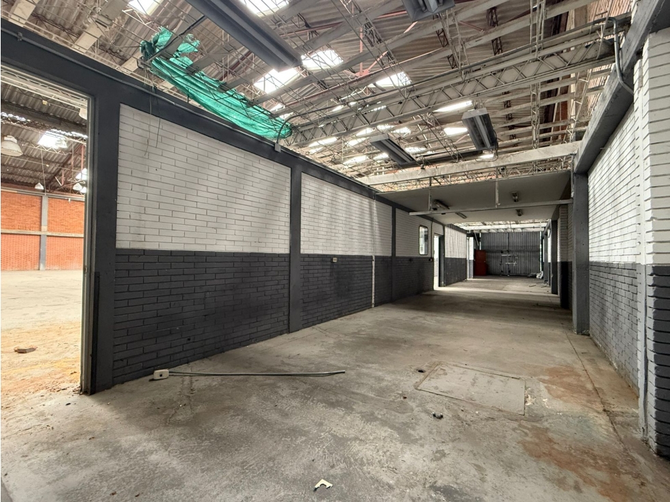 BODEGA DE 1.000 M² CON 350 KVA, ZONA INDUSTRIAL DE PUENTE ARANDA — foto 4
