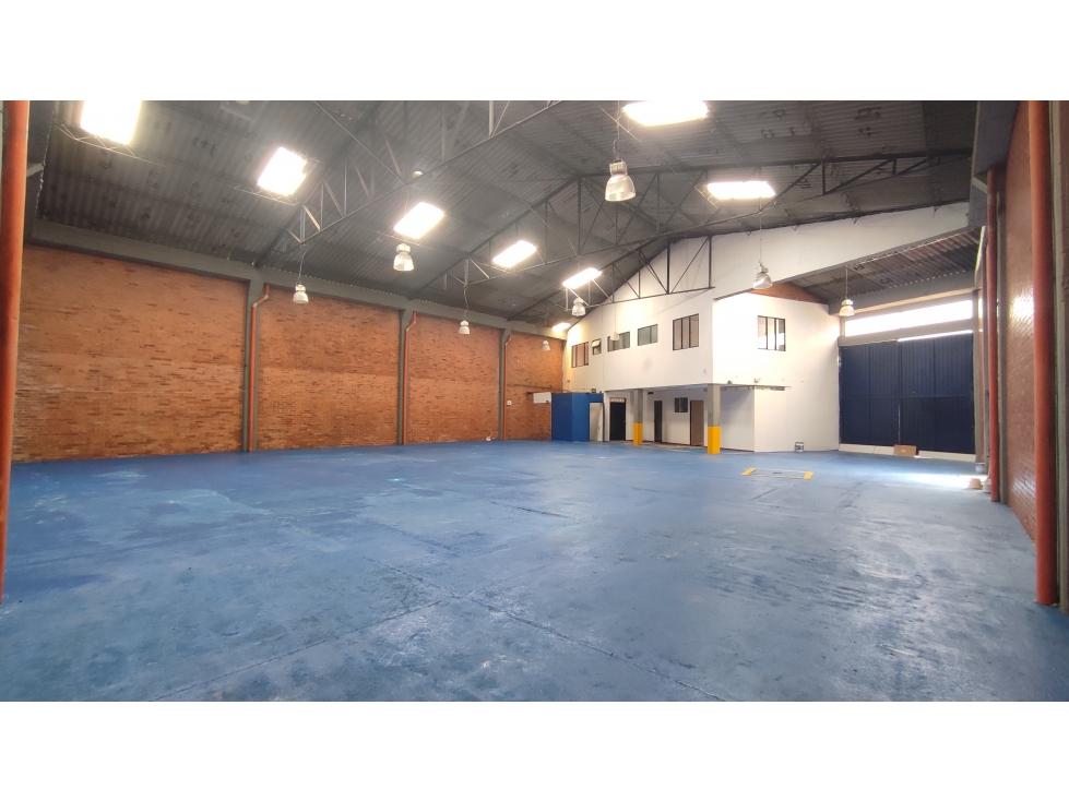 BODEGA DE 1.270 m² EN ZONA INDUSTRIAL ALQUERIA LA FRAGUA — foto 2