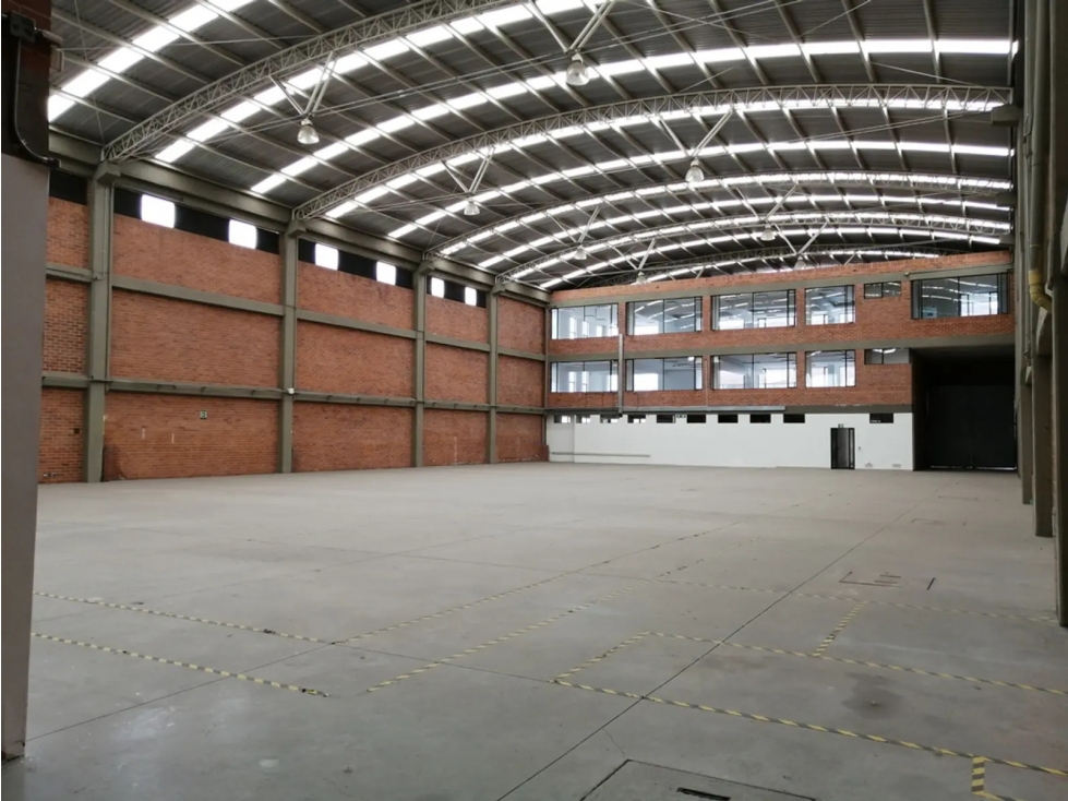 ¡Disponible! Gran Bodega Industrial de 2.641 mÂ² en Parque Empresarial — foto 5