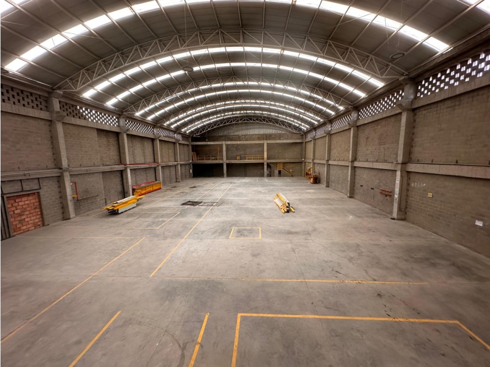 BODEGA INDUSTRIAL DE 1600 M² EN ARRIENDO - EL TINTAL, BOGOTÀ — foto 2