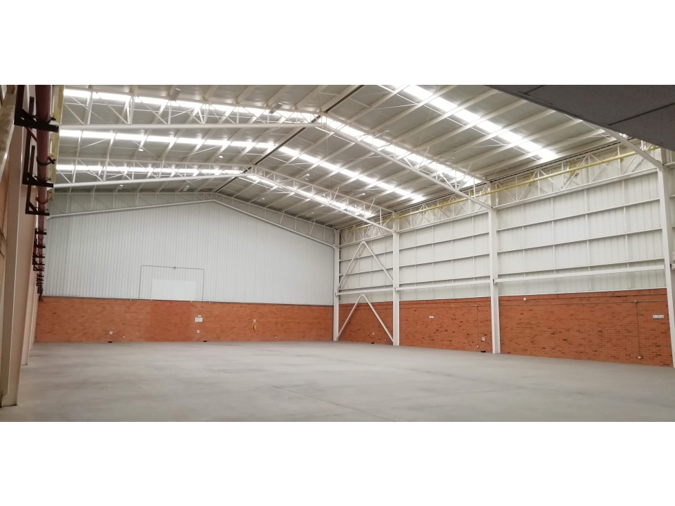 ARRIENDO BODEGA PARQUE INDUSTRIAL EN TOCANCIPÁ - 2