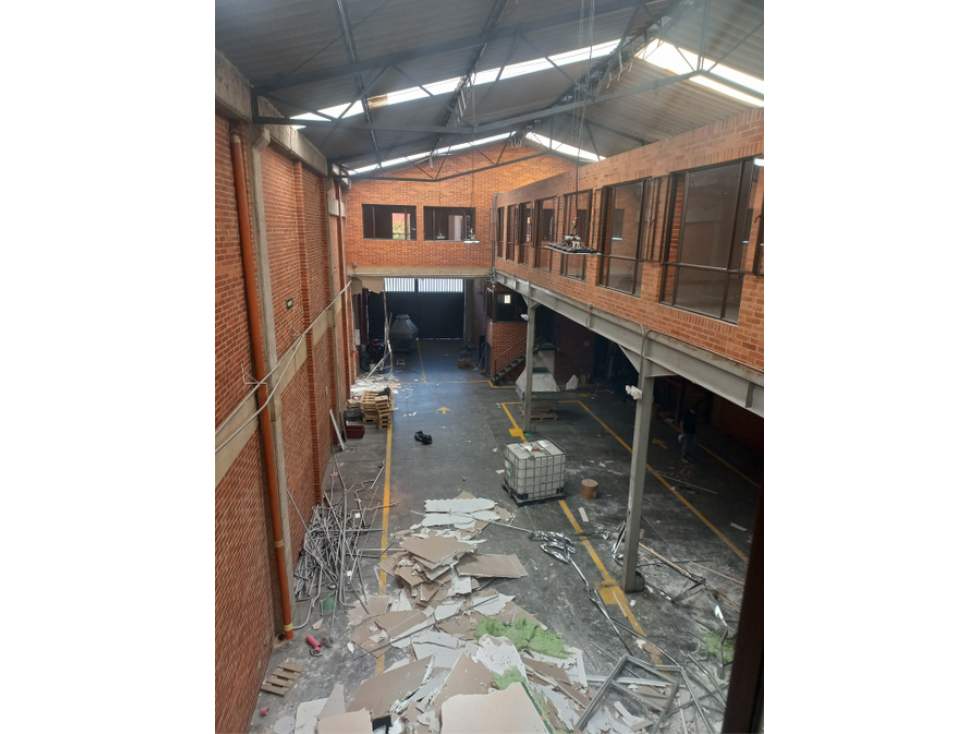 ARRIENDO BODEGA DE 925 m² EN MONTEVIDEO - 3