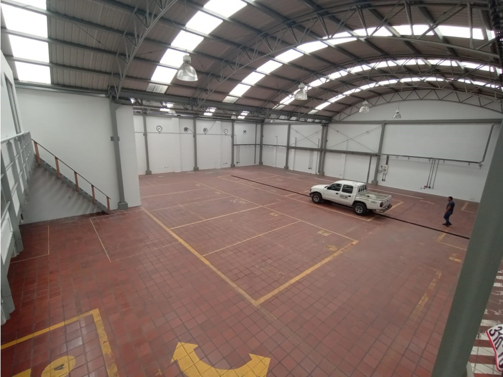 BODEGA INDUSTRIAL DE 1.000 M² EN RIONEGRO BARRIOS UNIDOS — foto 3