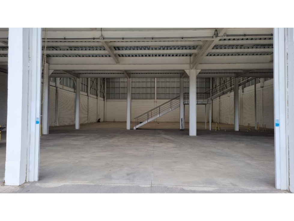 ARRIENDO BODEGA VITRINA 2.300 m² — foto 6