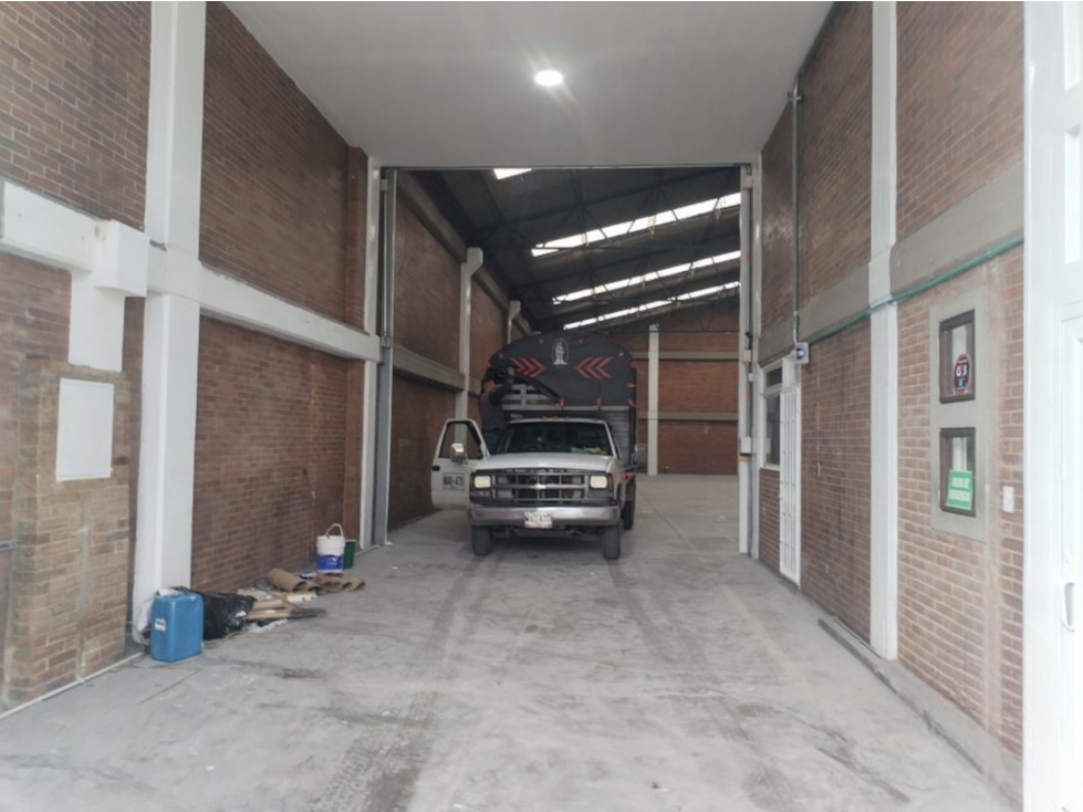 BODEGA DE 1.236 M² EN CHAPINERO, ÁREA LIBRE DE 500 M² — foto 5
