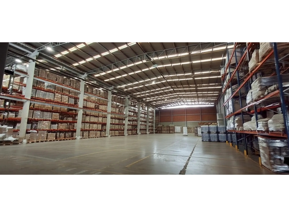 ARRIENDO BODEGA DE 4.521,97 M² EN PARQUE INDUSTRIAL, FONTIBÓN