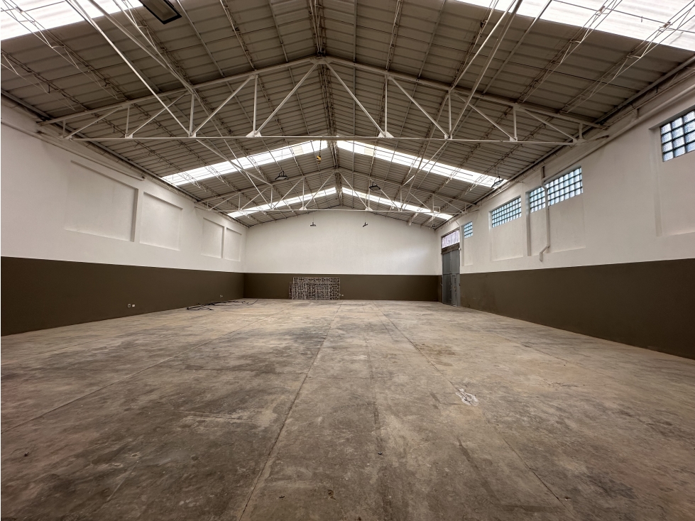 BODEGA DE 575 M² ORTEZAL, PUENTE ARANDA — foto 5