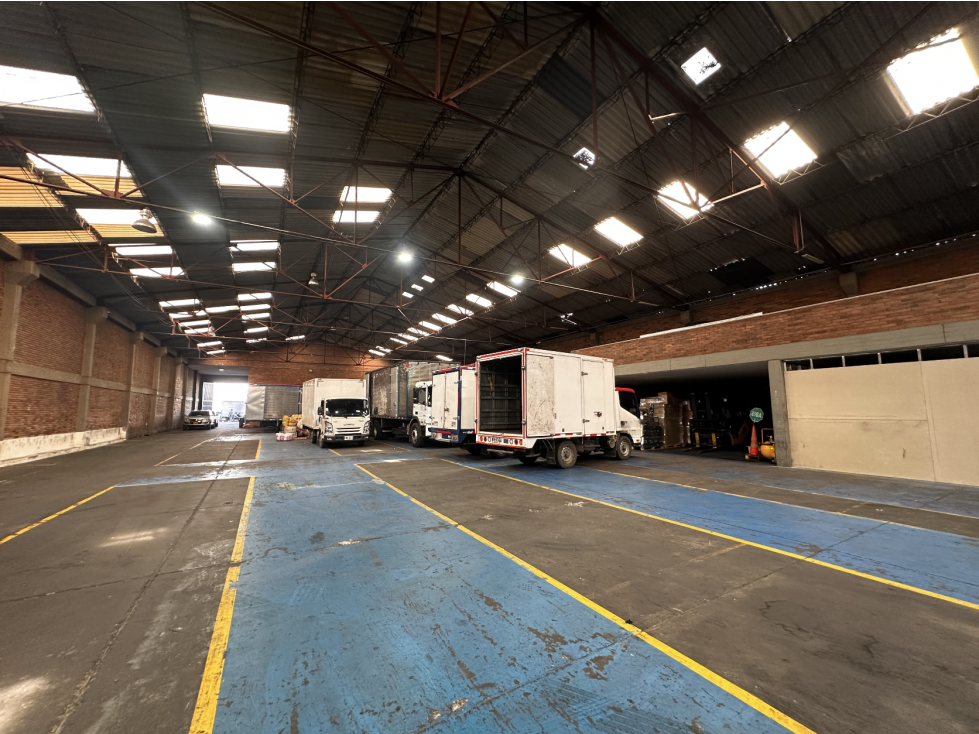 BODEGA DE 1.589 M² EN VENTA, SECTOR INDUSTRIAL DE PUENTE ARANDA - 3