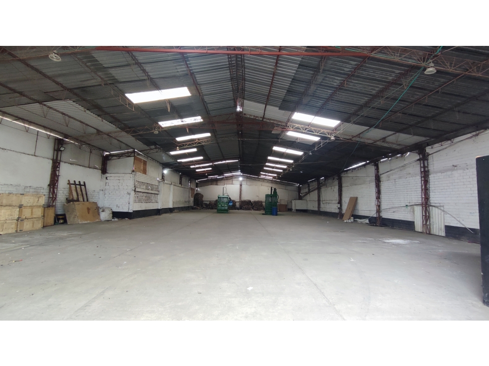 BODEGA INDUSTRIAL DE 650 m² ZONA ALTO IMPACTO EN FONTIBÓN — foto 4