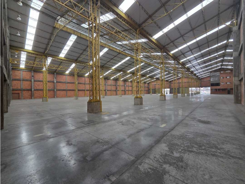 EXCELENTE BODEGA DE 6.854 M² EN ARRIENDO ZONA INDUSTRIAL MONTEVIDEO — foto 4