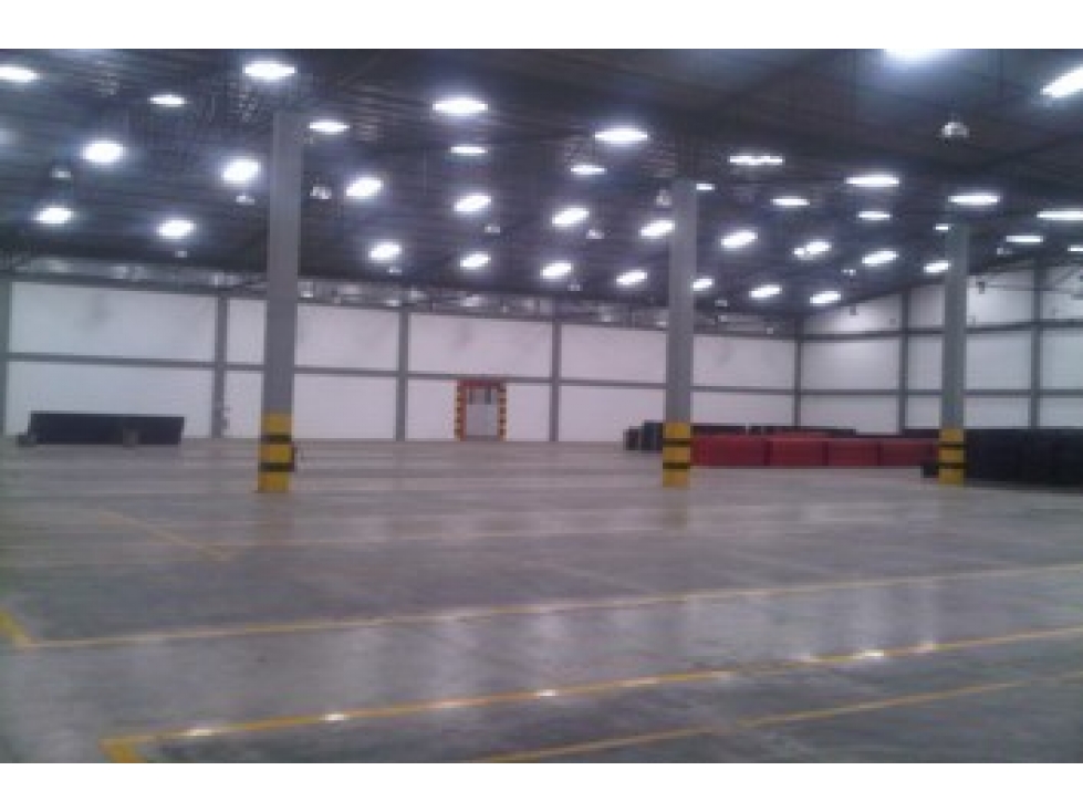 BODEGA DE 2.353 m² CALLE 80, EL CORTIJO - 2