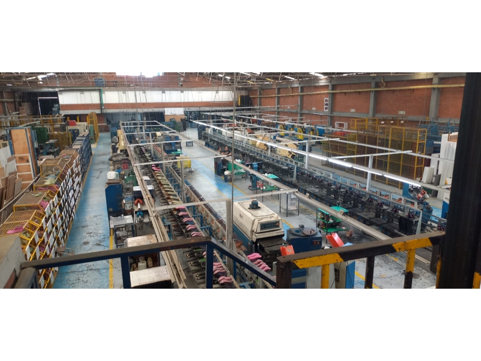 ARRIENDO BODEGA EN ZONA INDUSTRIAL DE MONTEVIDEO - 4