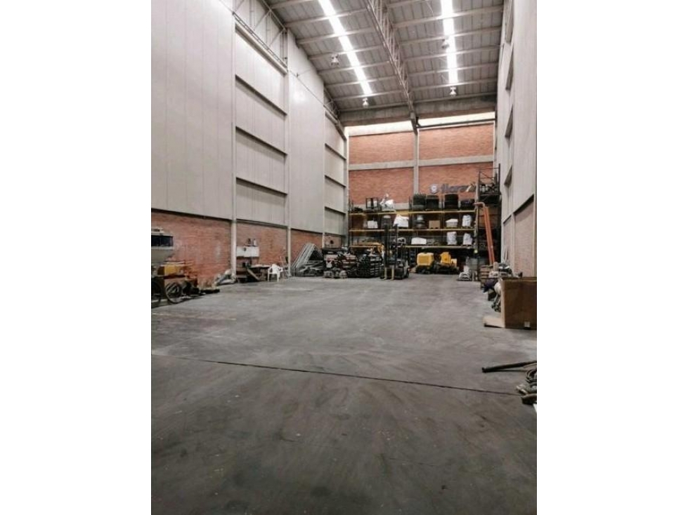 VENDO BODEGA DE 705 m² EN FONTIBON PARQUE INDUSTRIAL - 1