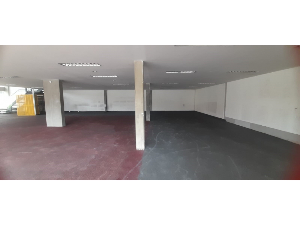 ARRIENDO LOCAL VITRINA ESQUINERO 650 m² PALOQUEMAO - 3