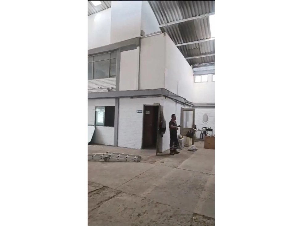 SE ARRIENDA BODEGA 540 m² PUENTE ARANDA — foto 2