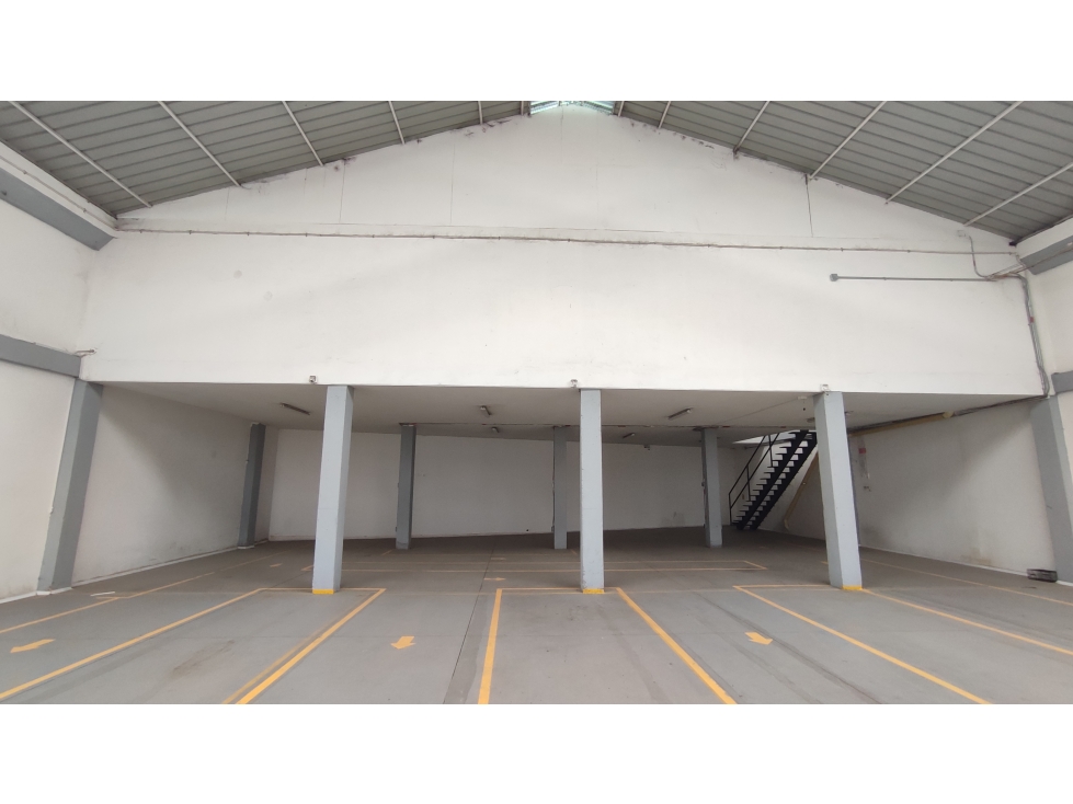 ARRIENDO BODEGA DE 1.100 M² EN ENGATIVÁ — foto 5