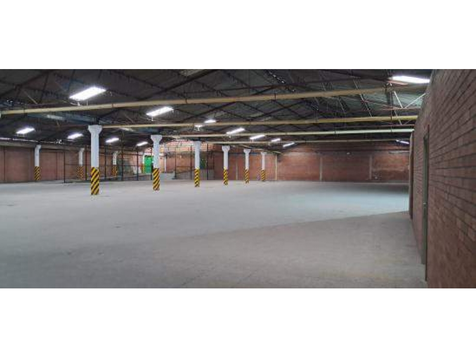 ARRIENDO BODEGA DE 2.315 M² EN BOSA, AUTOPISTA SUR. — foto 3