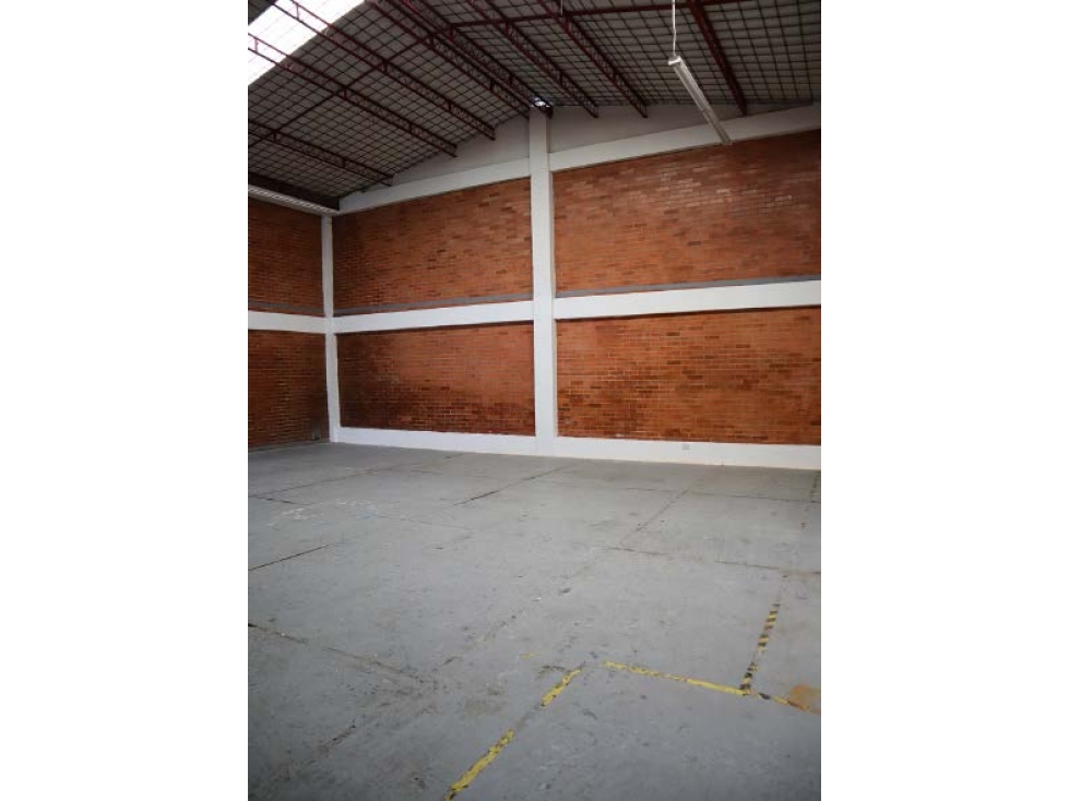 BODEGA DE 450 m² ALCAZARES