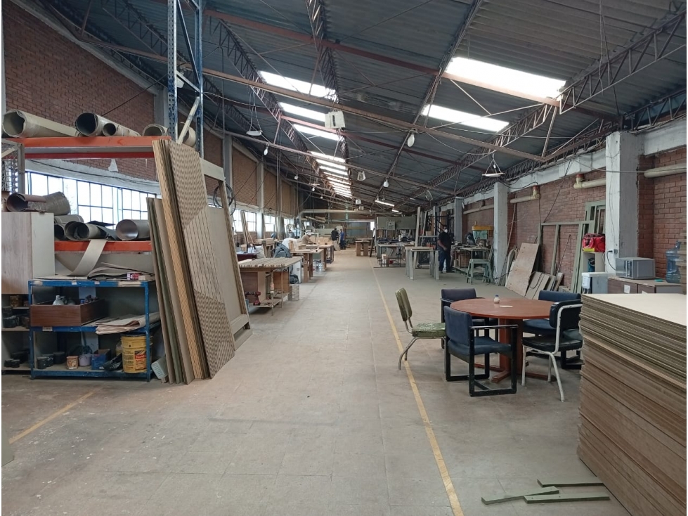 BODEGA DE 1.000 M² EN ZONA INDUSTRIAL DE PUENTE ARANDA