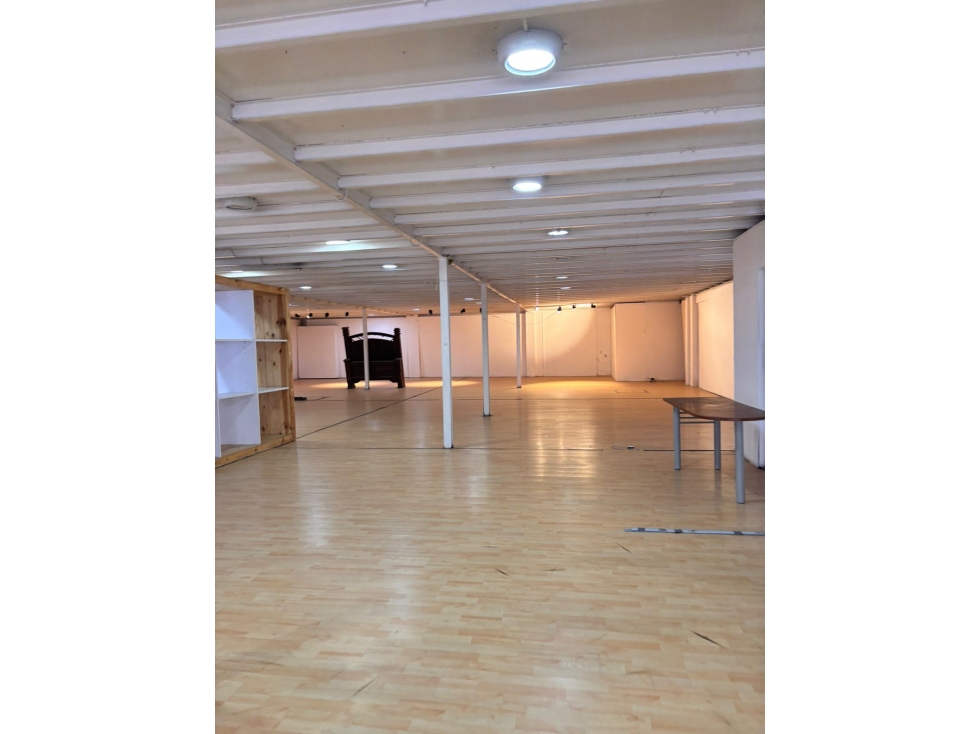 BODEGA COMERCIAL DE 850 M² JORGE ELIECER GAITAN