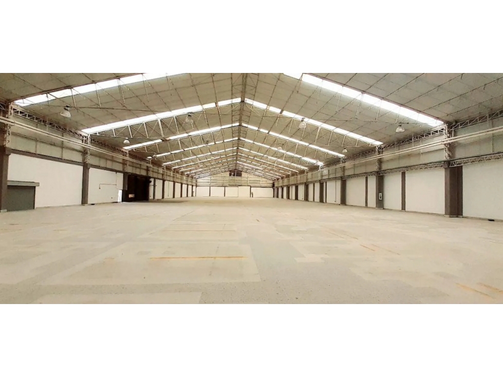BODEGA DE 4.993 M² EN LA ALQUERIA