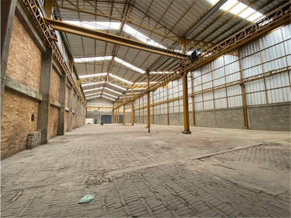 BODEGA INDUSTRIAL DE 1.309 M² ALTO IMPACTO FONTIBÓN — foto 3