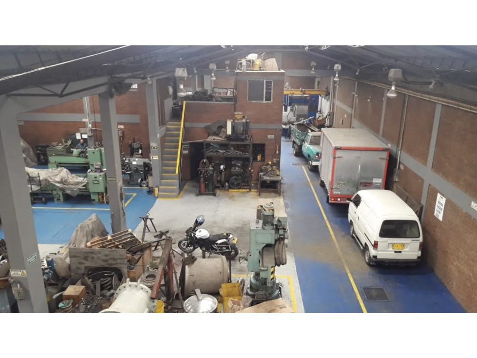 BODEGA INDUSTRIAL Y COMERCIAL DE 1.550 m² PALOQUEMAO