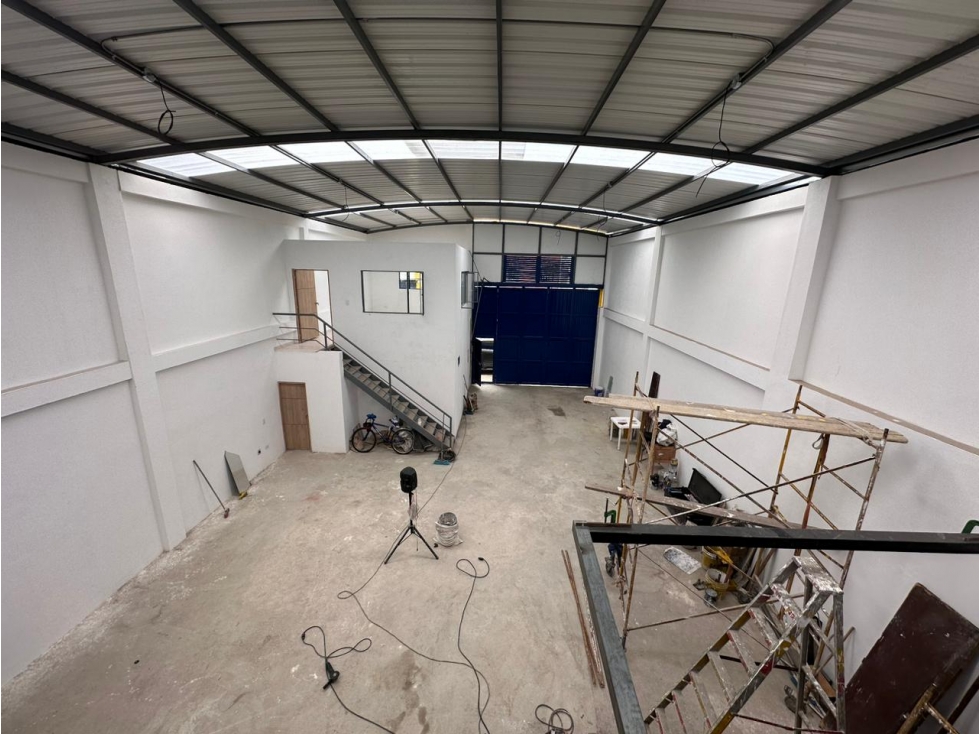 ARRIENDO BODEGA 310 m² PUENTE ARANDA - 4