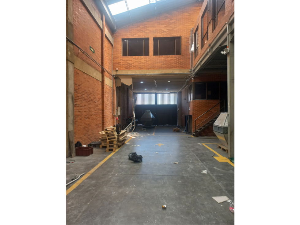 ARRIENDO BODEGA DE 925 m² EN MONTEVIDEO - 5