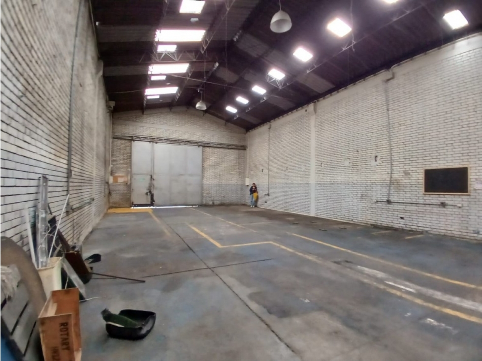 BODEGA DE 319 m² ZONA INDUSTRIAL, ESTACIÓN CENTRAL PUENTE ARANDA - 4