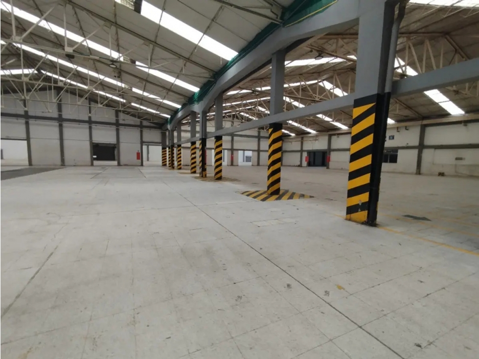 BODEGA DE 5.052 M² BARRIO LA ALQUERIA