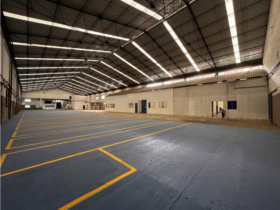 ARRIENDO BODEGA DE 2.814 M², SECTOR INDUSTRIAL DE MONTEVIDEO — foto 4