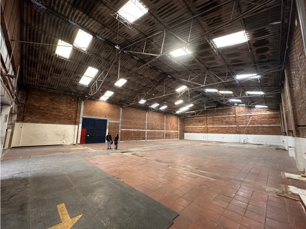 BODEGA DE 923 M², SECTOR INDUSTRIAL DE PUENTE ARANDA — foto 4