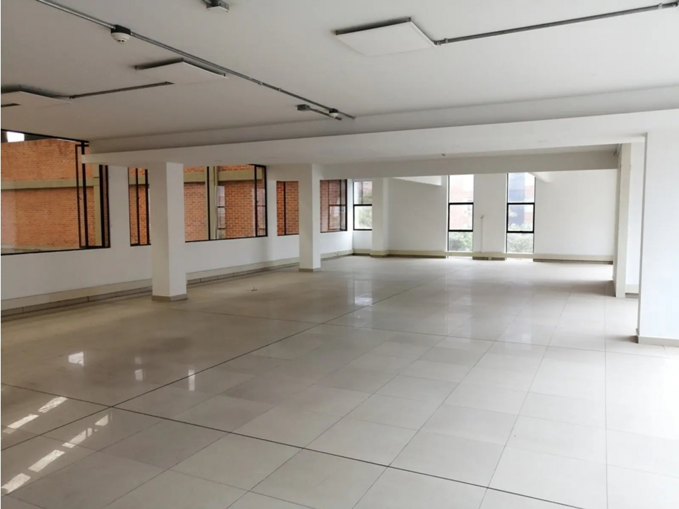 ¡Disponible! Gran Bodega Industrial de 2.641 mÂ² en Parque Empresarial — foto 6
