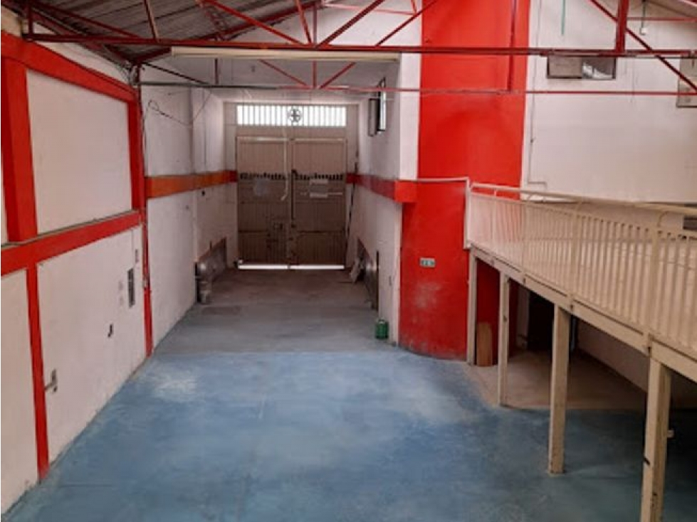 ARRIENDO BODEGA 850 m² GORGONZOLA - PUNTE ARANDA - 2